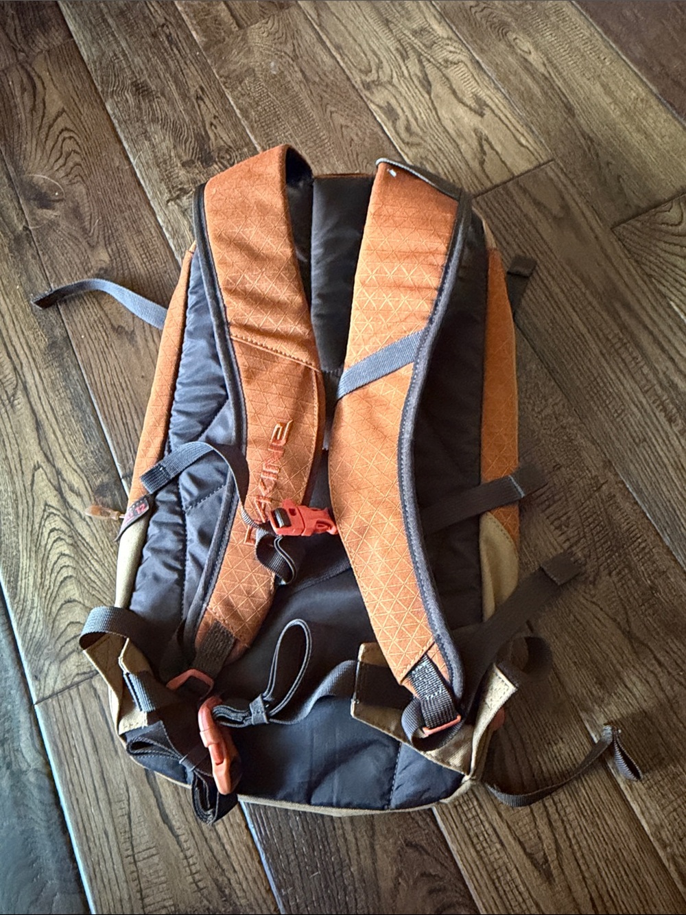 DAKINE HELY PACK 12 L Men's Two-Tone Orange and Tan Backpack - Picture 5 of 10